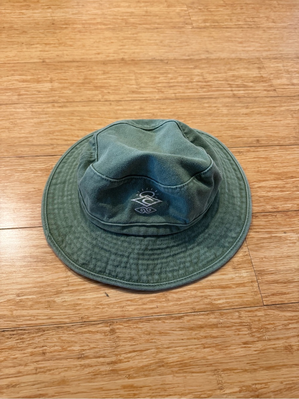 Ripcurl Searchers Tech Mid Brim army green embroidered bucket hat